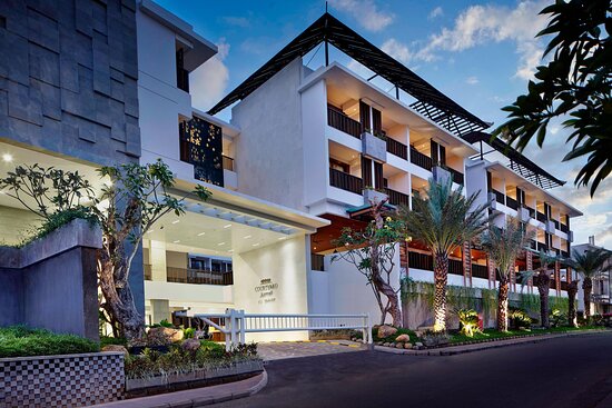 Review Hotel Terbaik: Courtyard Bali Seminyak Resort yang Nyaman